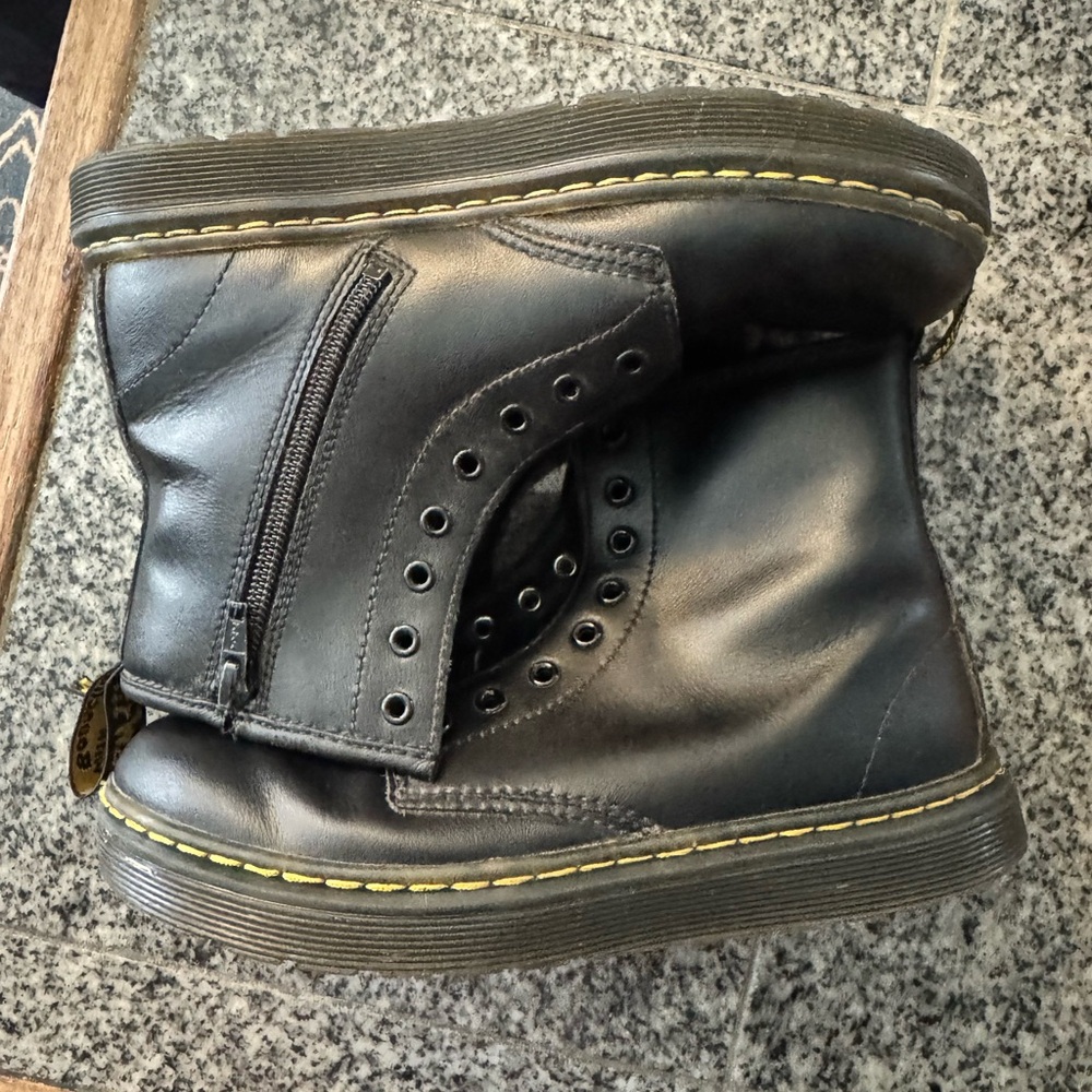 Dr Marten Black Leather kids Boots sz 3